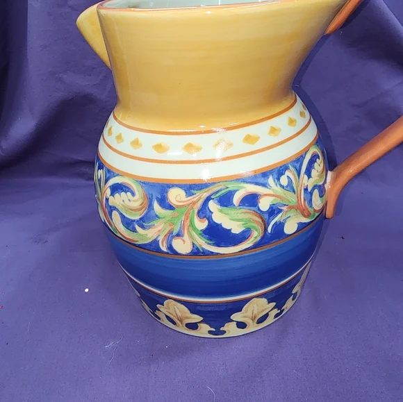 Pfaltzgraff Villa Della Luma pitcher. - Picture 3 of 5